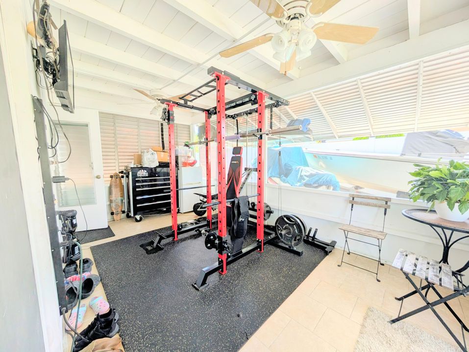 Active With Contract: $339,000 (2 beds, 1 baths, 864 Square Feet)