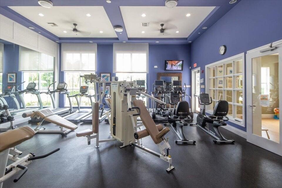 For Sale: $530,000 (4 beds, 3 baths, 2386 Square Feet)