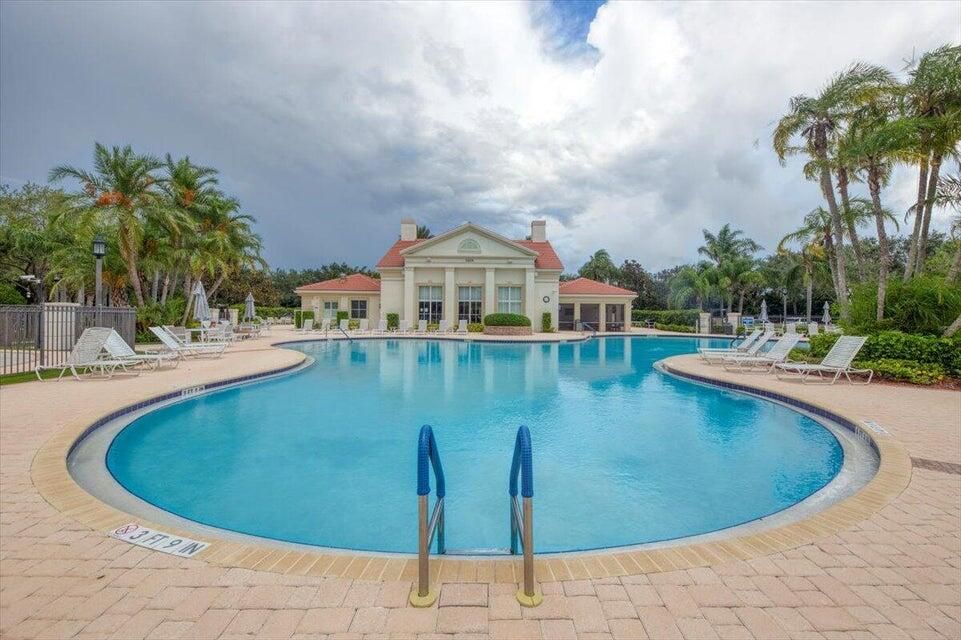 For Sale: $530,000 (4 beds, 3 baths, 2386 Square Feet)