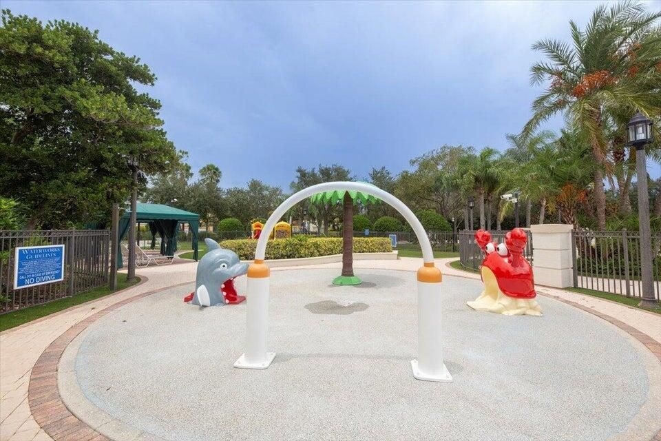 For Sale: $530,000 (4 beds, 3 baths, 2386 Square Feet)