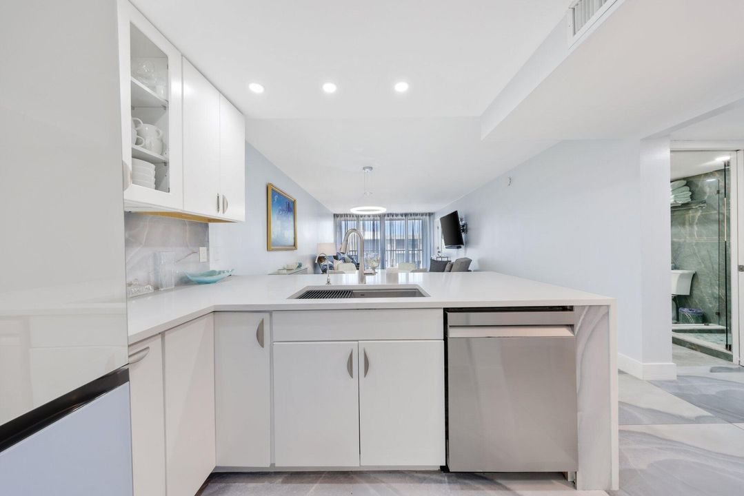 待售: $529,000 (2 贝兹, 2 浴室, 1095 平方英尺)