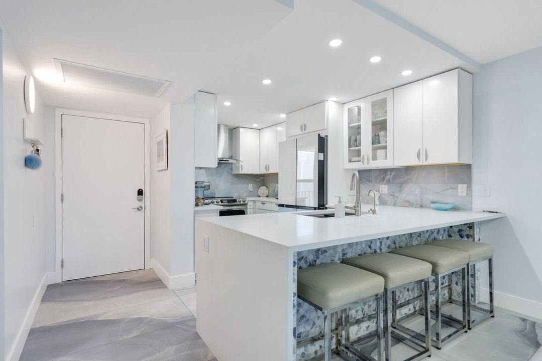 待售: $529,000 (2 贝兹, 2 浴室, 1095 平方英尺)