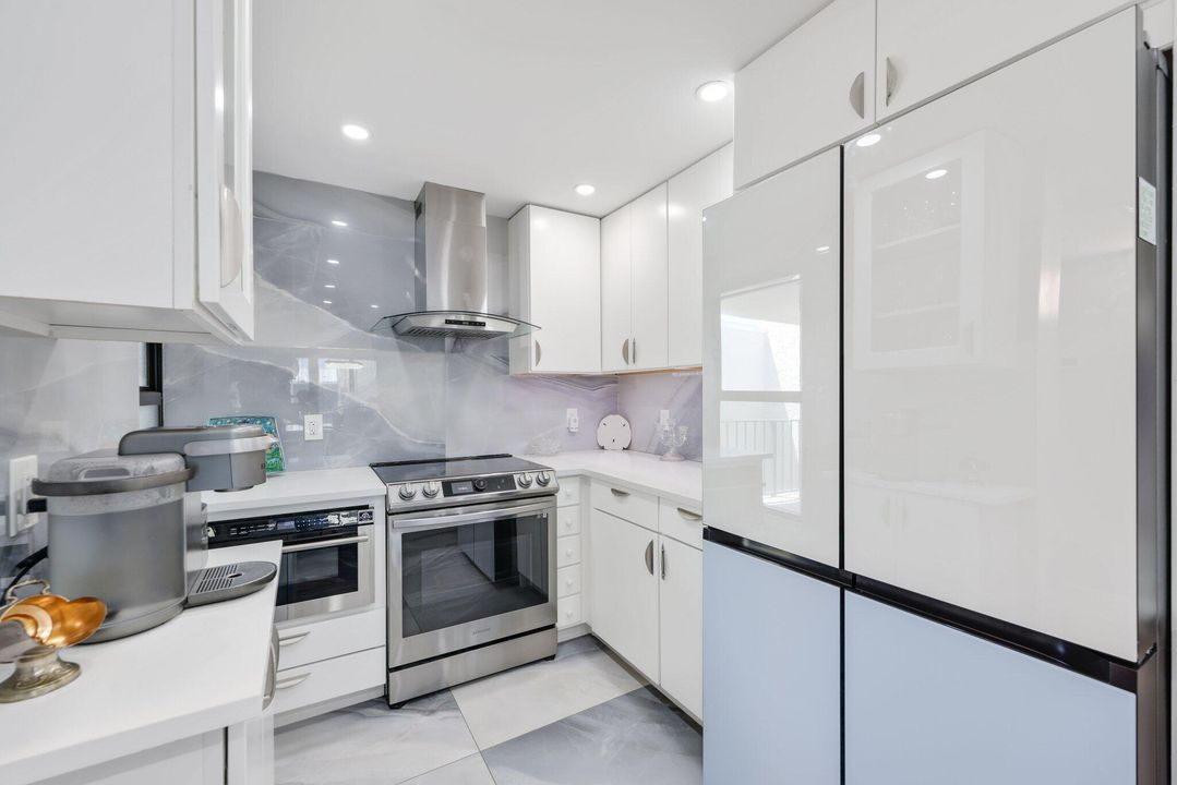 待售: $529,000 (2 贝兹, 2 浴室, 1095 平方英尺)