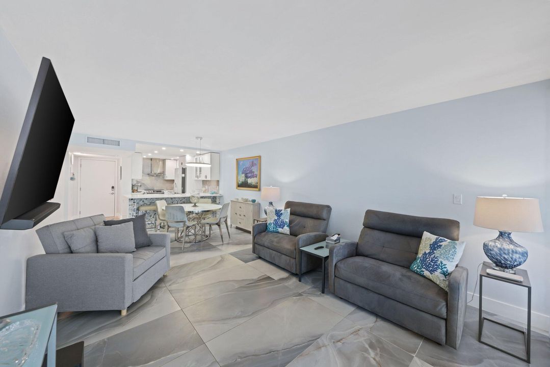 待售: $529,000 (2 贝兹, 2 浴室, 1095 平方英尺)