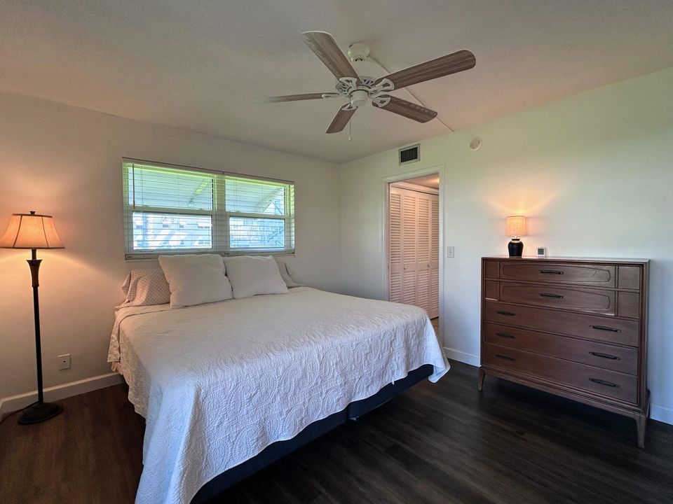 For Sale: $144,900 (1 beds, 1 baths, 705 Square Feet)