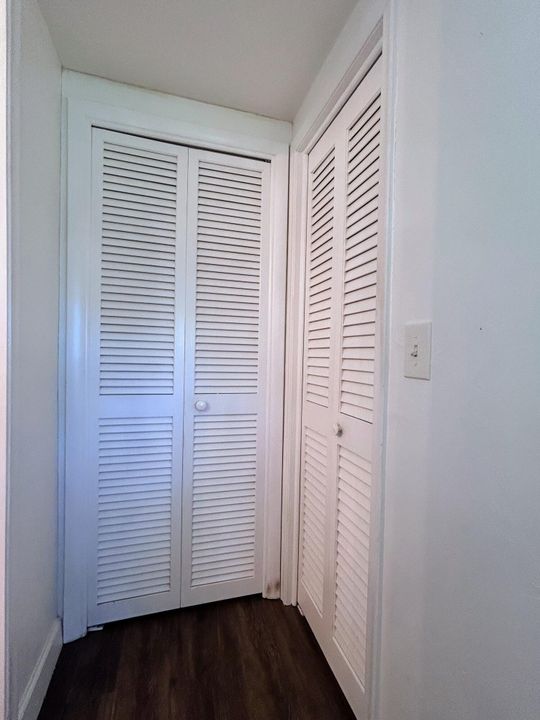 For Sale: $144,900 (1 beds, 1 baths, 705 Square Feet)