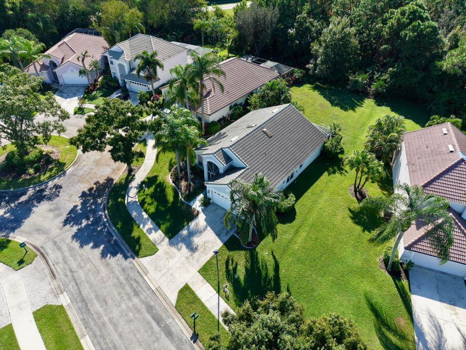 For Sale: $350,000 (3 beds, 2 baths, 1599 Square Feet)