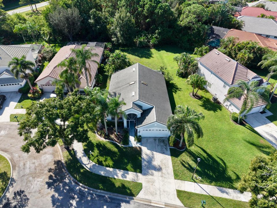 For Sale: $350,000 (3 beds, 2 baths, 1599 Square Feet)