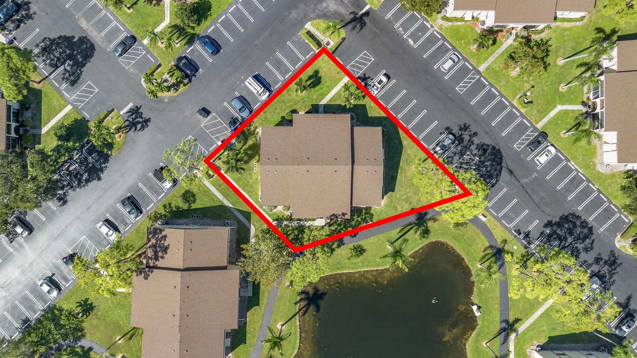 For Sale: $142,500 (2 beds, 1 baths, 818 Square Feet)