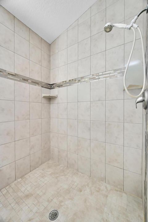 For Sale: $350,000 (3 beds, 2 baths, 1599 Square Feet)