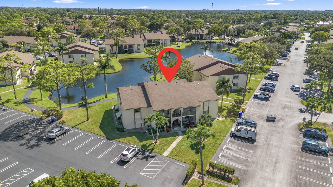 For Sale: $142,500 (2 beds, 1 baths, 818 Square Feet)