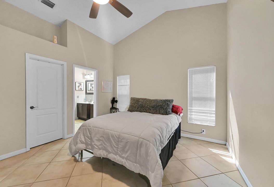 For Sale: $350,000 (3 beds, 2 baths, 1599 Square Feet)