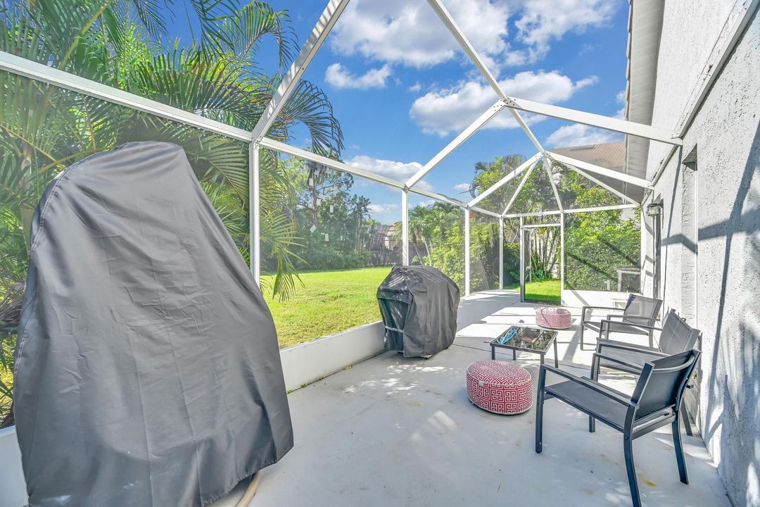 For Sale: $350,000 (3 beds, 2 baths, 1599 Square Feet)