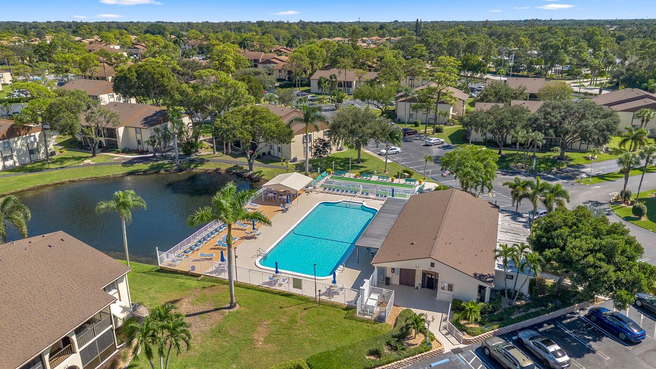 For Sale: $142,500 (2 beds, 1 baths, 818 Square Feet)