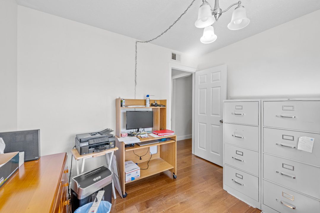 For Sale: $142,500 (2 beds, 1 baths, 818 Square Feet)