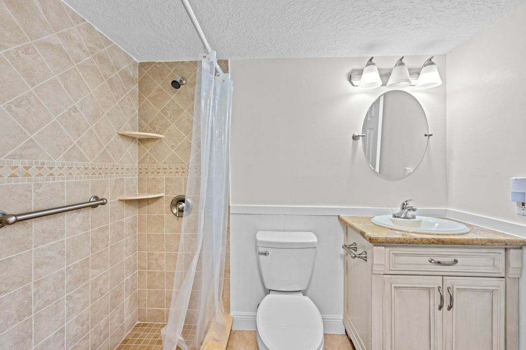 For Sale: $142,500 (2 beds, 1 baths, 818 Square Feet)