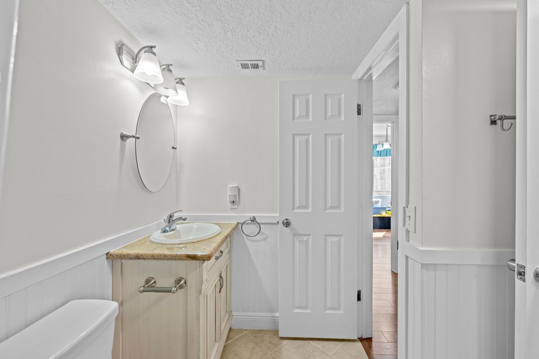 For Sale: $142,500 (2 beds, 1 baths, 818 Square Feet)