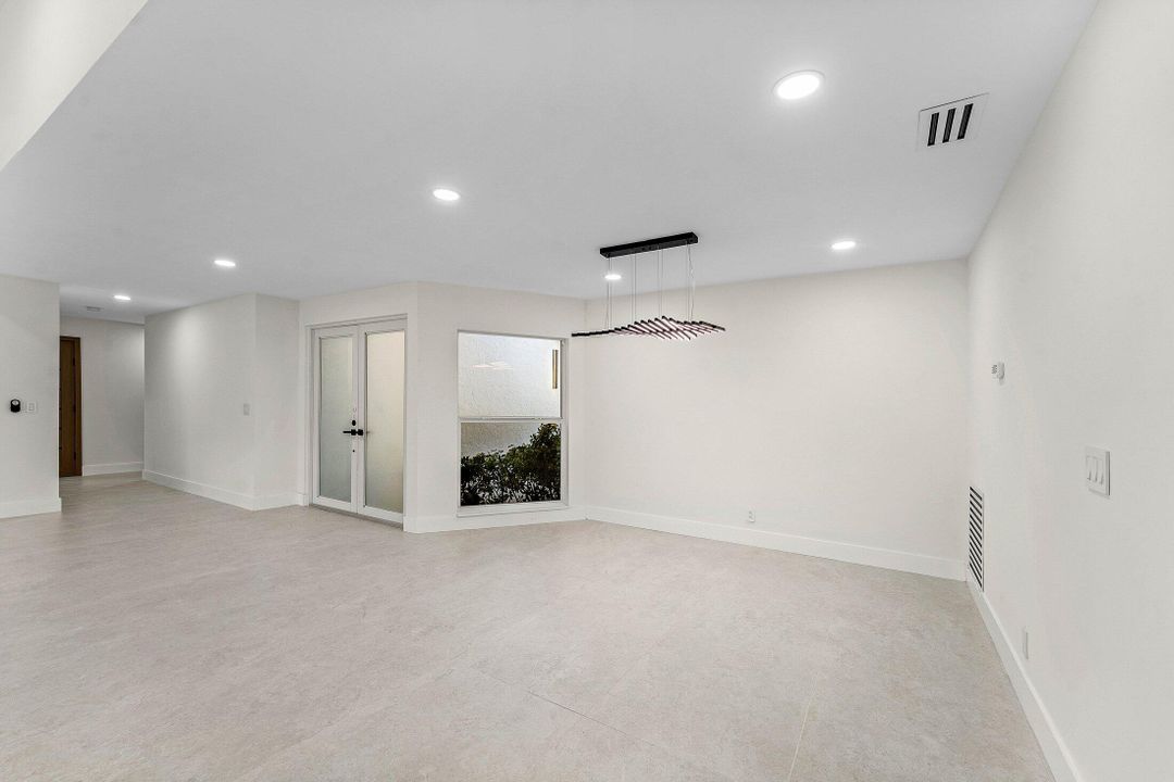 For Sale: $1,399,000 (4 beds, 2 baths, 2077 Square Feet)