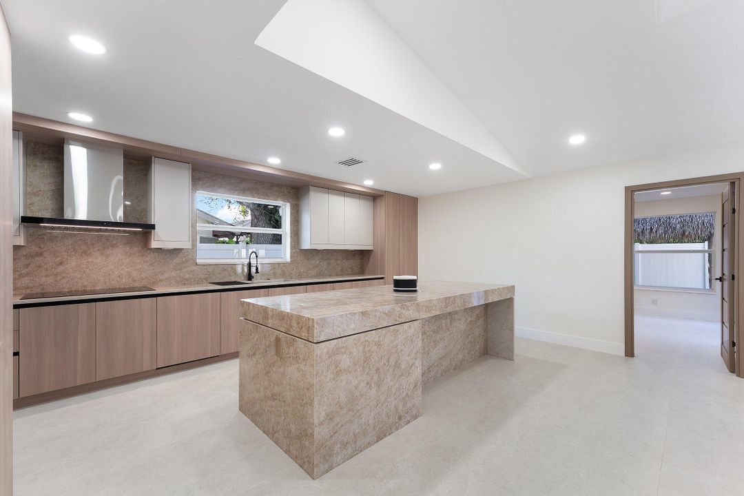 For Sale: $1,399,000 (4 beds, 2 baths, 2077 Square Feet)