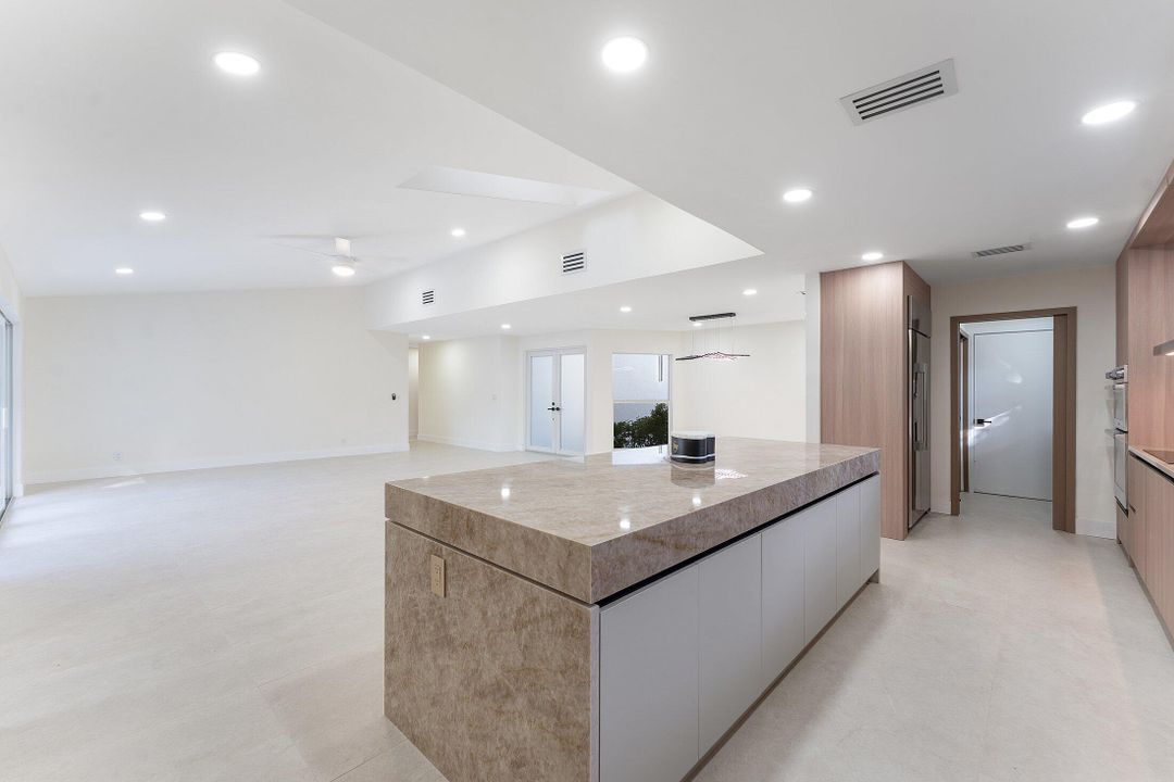 For Sale: $1,399,000 (4 beds, 2 baths, 2077 Square Feet)