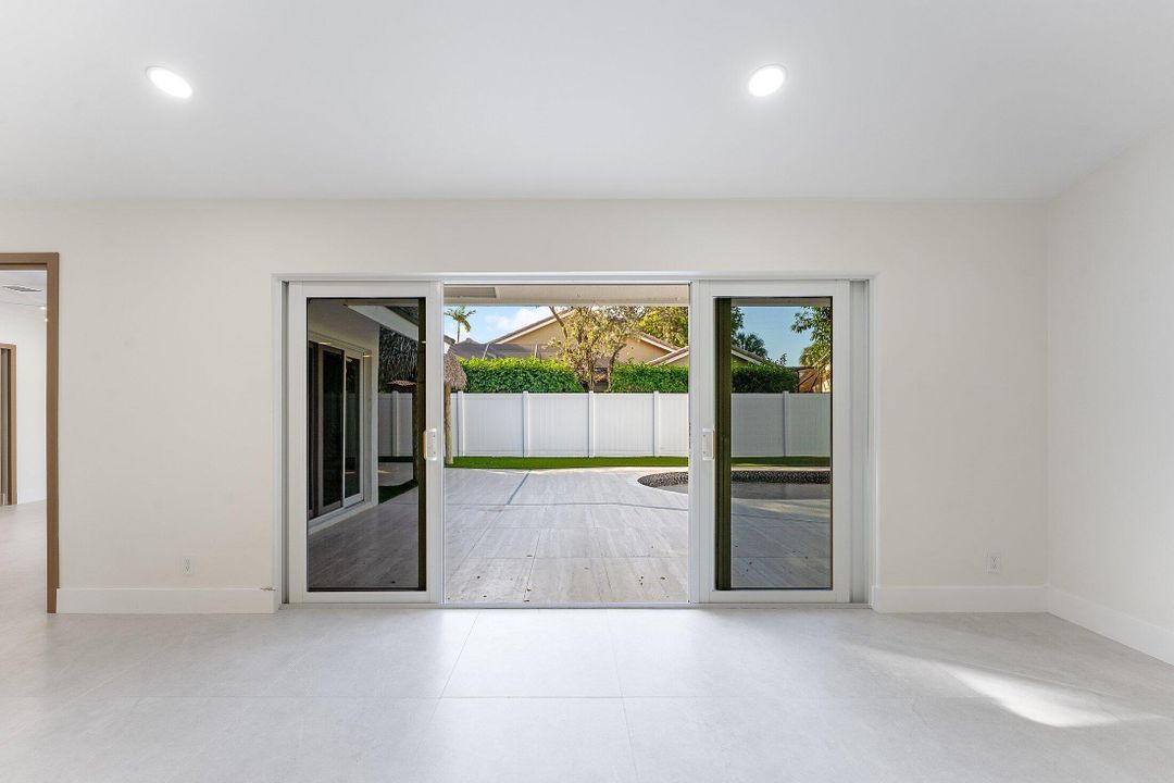 For Sale: $1,399,000 (4 beds, 2 baths, 2077 Square Feet)