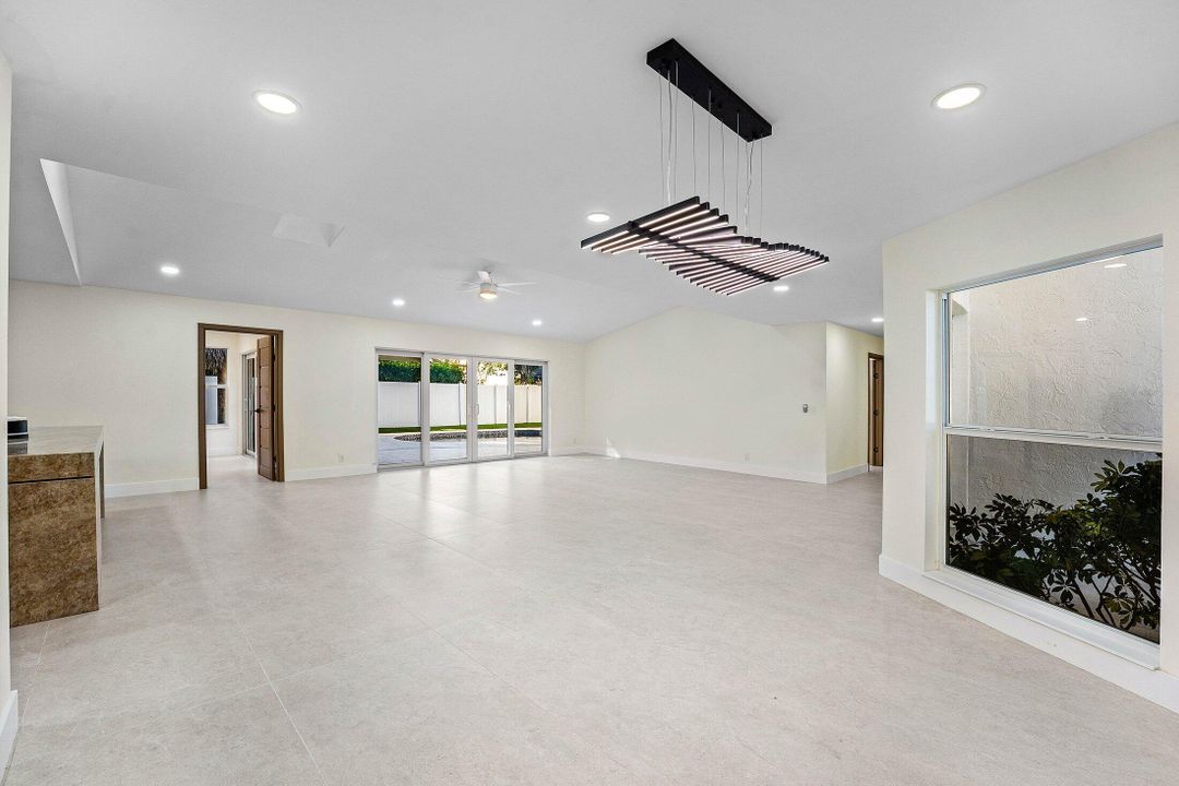 For Sale: $1,399,000 (4 beds, 2 baths, 2077 Square Feet)