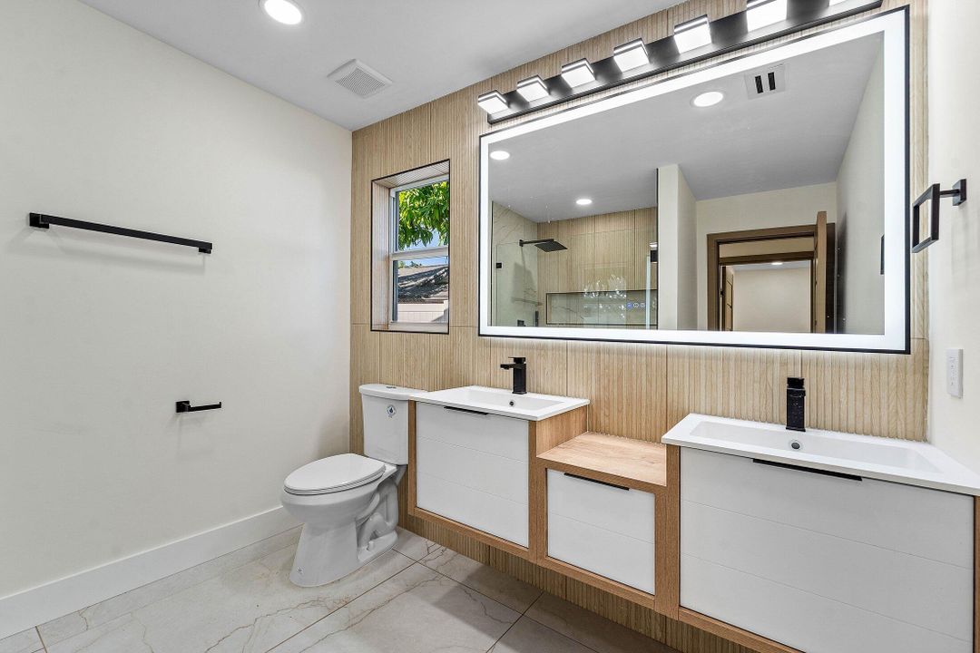 For Sale: $1,399,000 (4 beds, 2 baths, 2077 Square Feet)