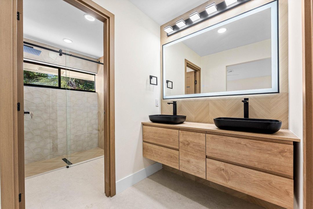 For Sale: $1,399,000 (4 beds, 2 baths, 2077 Square Feet)