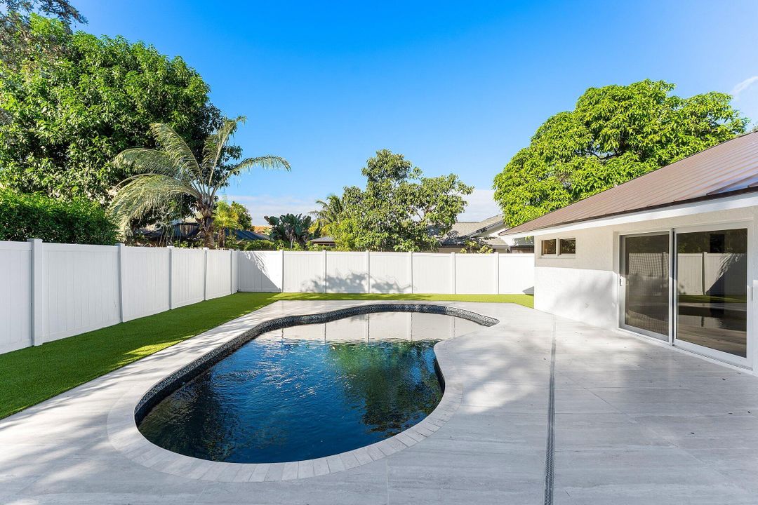 For Sale: $1,399,000 (4 beds, 2 baths, 2077 Square Feet)