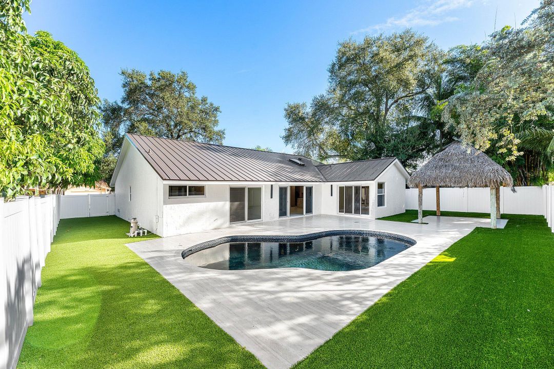 For Sale: $1,399,000 (4 beds, 2 baths, 2077 Square Feet)