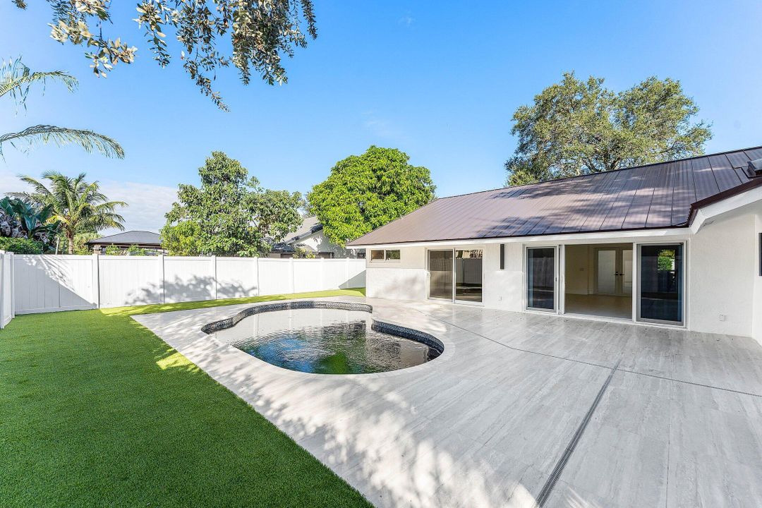 For Sale: $1,399,000 (4 beds, 2 baths, 2077 Square Feet)