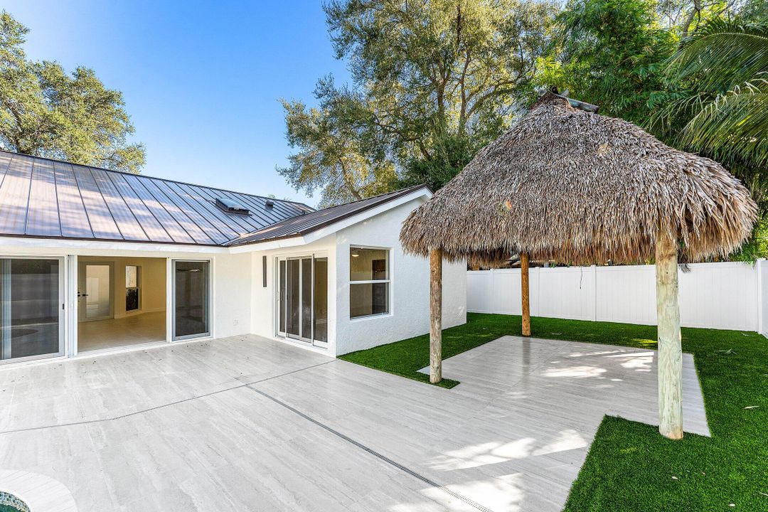 For Sale: $1,399,000 (4 beds, 2 baths, 2077 Square Feet)