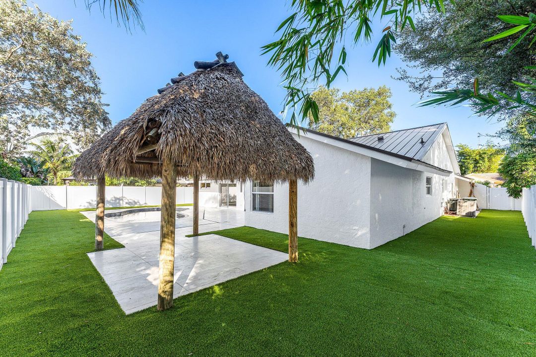 For Sale: $1,399,000 (4 beds, 2 baths, 2077 Square Feet)