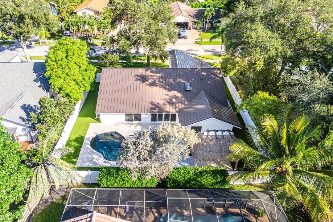 For Sale: $1,399,000 (4 beds, 2 baths, 2077 Square Feet)