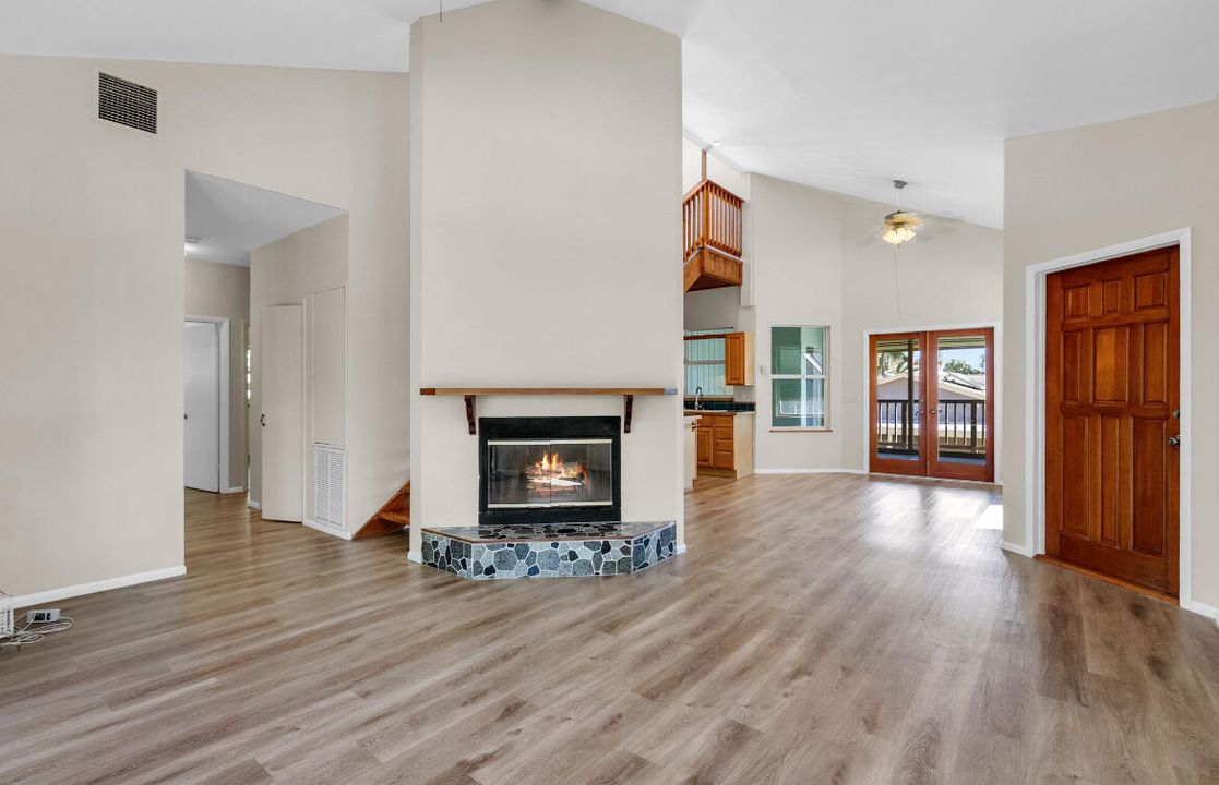 Activo con contrato: $558,000 (4 camas, 3 baños, 1669 Pies cuadrados)