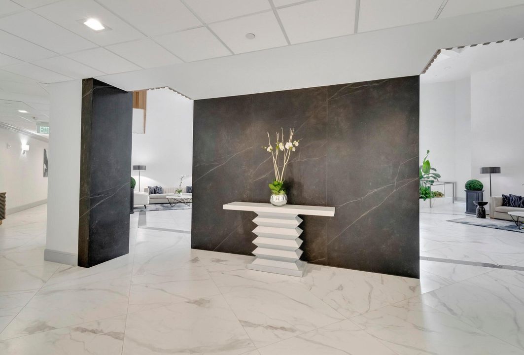 Active With Contract: $7,000 (2 beds, 2 baths, 2005 Square Feet)