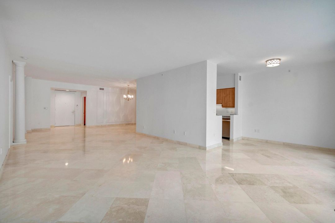 Active With Contract: $7,000 (2 beds, 2 baths, 2005 Square Feet)