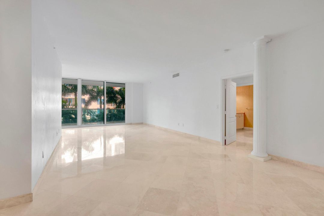 Active With Contract: $7,000 (2 beds, 2 baths, 2005 Square Feet)