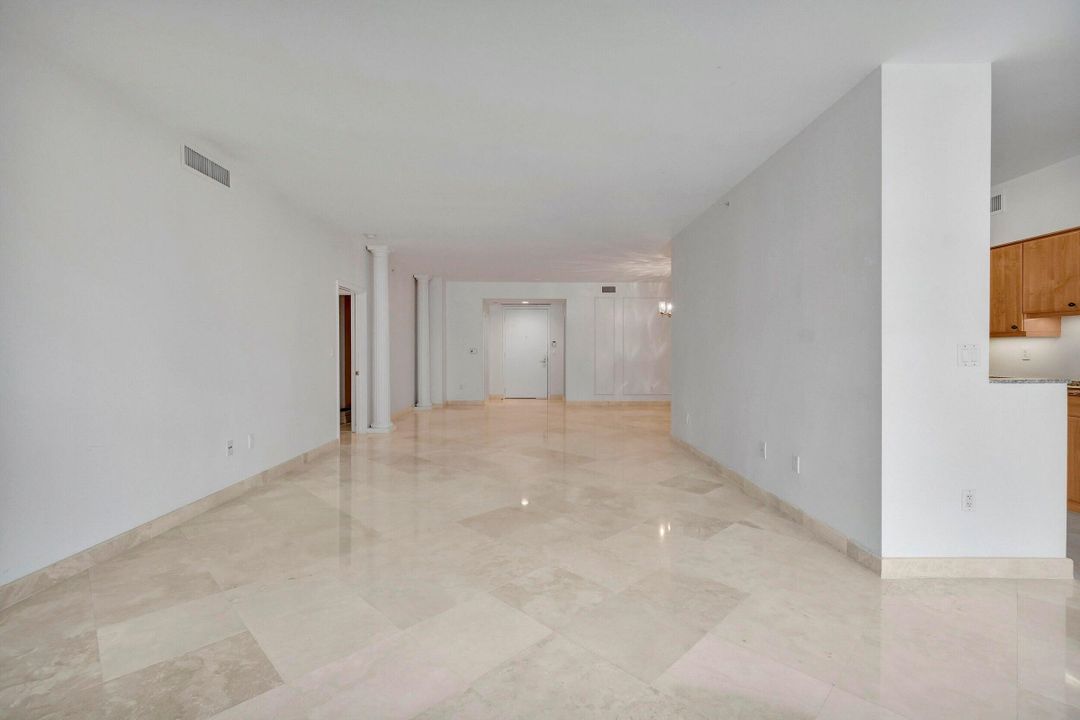 Active With Contract: $7,000 (2 beds, 2 baths, 2005 Square Feet)