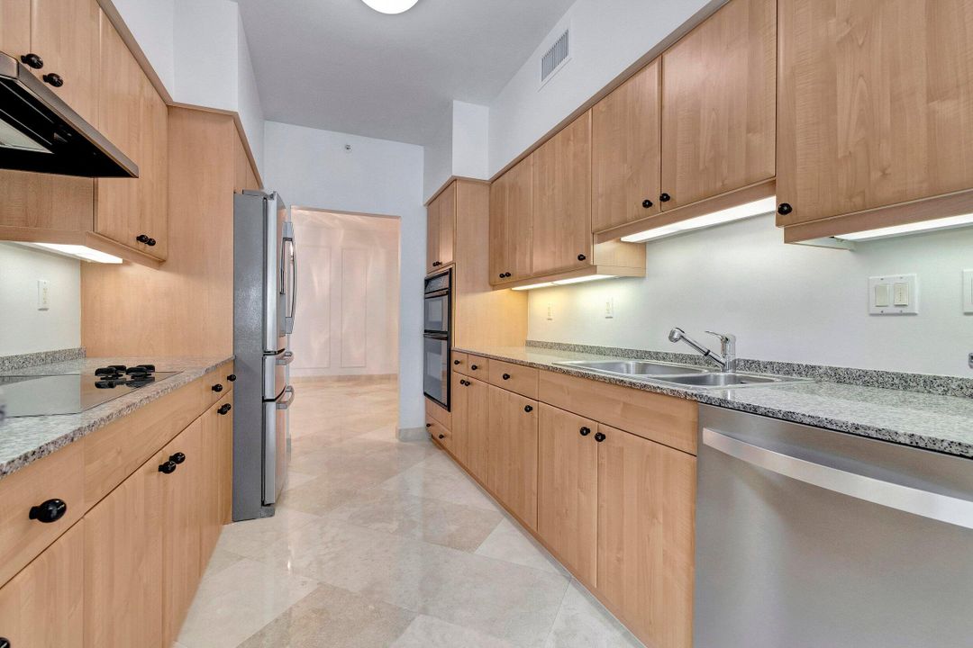 Active With Contract: $7,000 (2 beds, 2 baths, 2005 Square Feet)