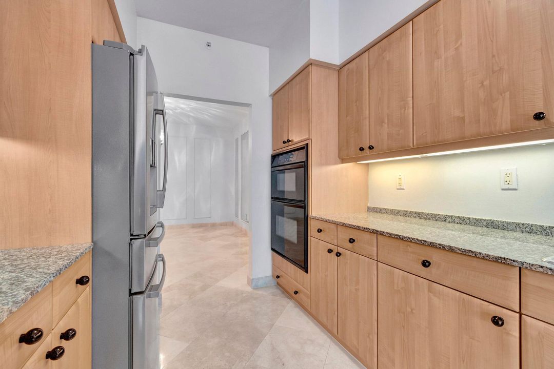 Active With Contract: $7,000 (2 beds, 2 baths, 2005 Square Feet)