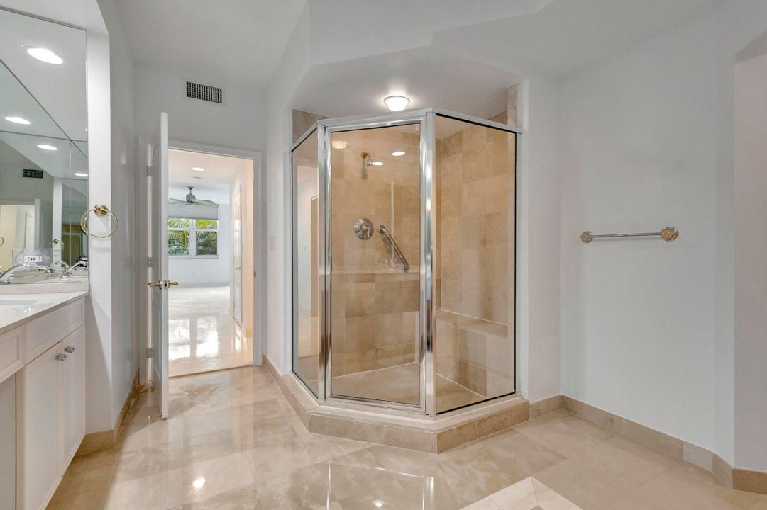 Active With Contract: $7,000 (2 beds, 2 baths, 2005 Square Feet)