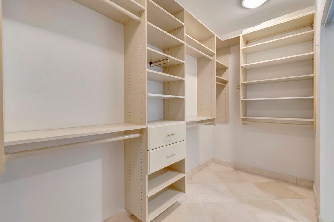 Active With Contract: $7,000 (2 beds, 2 baths, 2005 Square Feet)