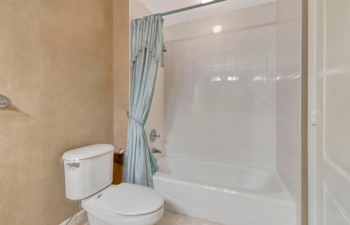 Active With Contract: $7,000 (2 beds, 2 baths, 2005 Square Feet)