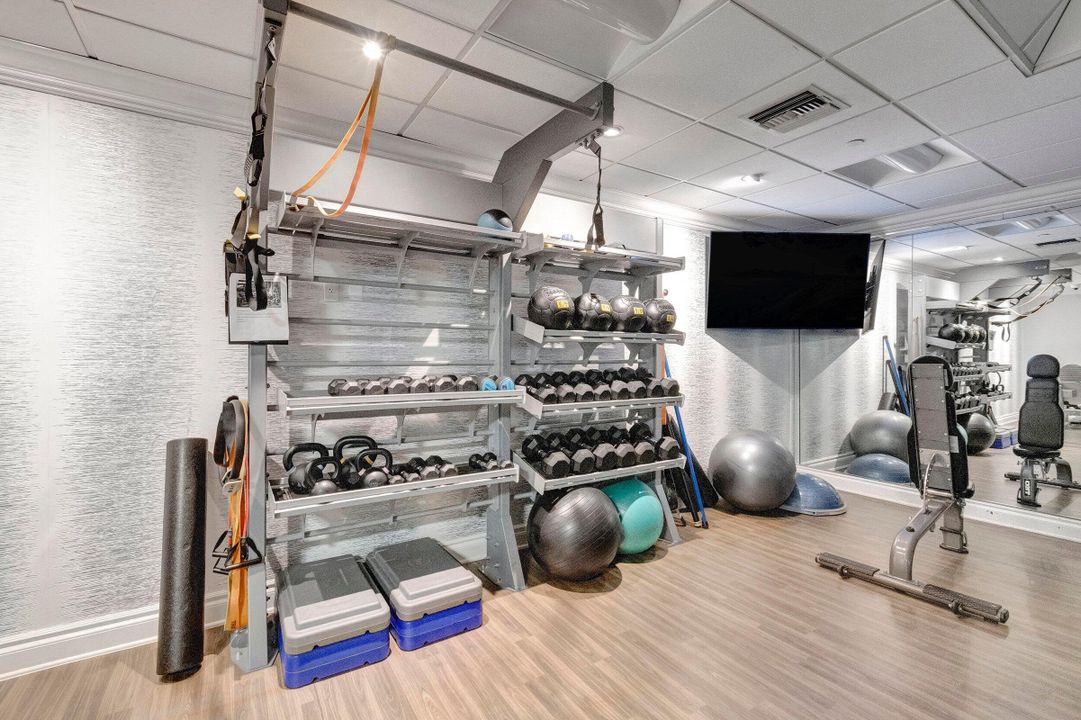 Active With Contract: $7,000 (2 beds, 2 baths, 2005 Square Feet)