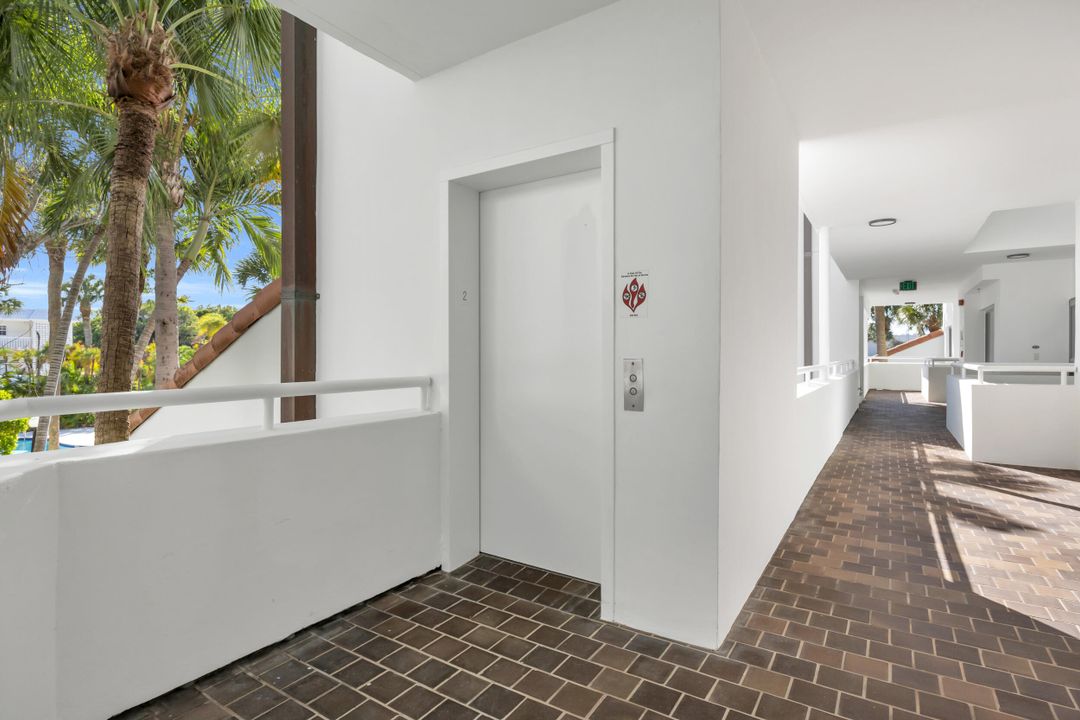 Под контрактом: $695,000 (2 спален, 2 ванн, 1463 Квадратных фут)