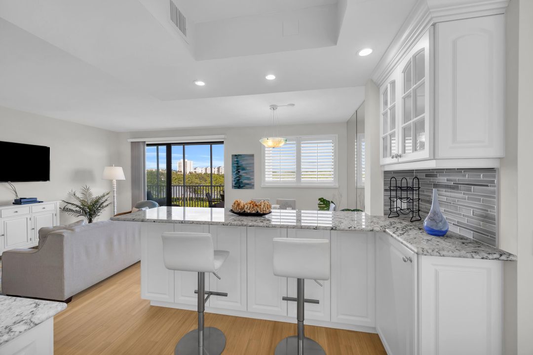 Под контрактом: $695,000 (2 спален, 2 ванн, 1463 Квадратных фут)