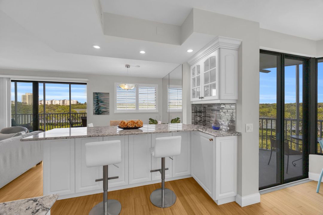 Под контрактом: $695,000 (2 спален, 2 ванн, 1463 Квадратных фут)