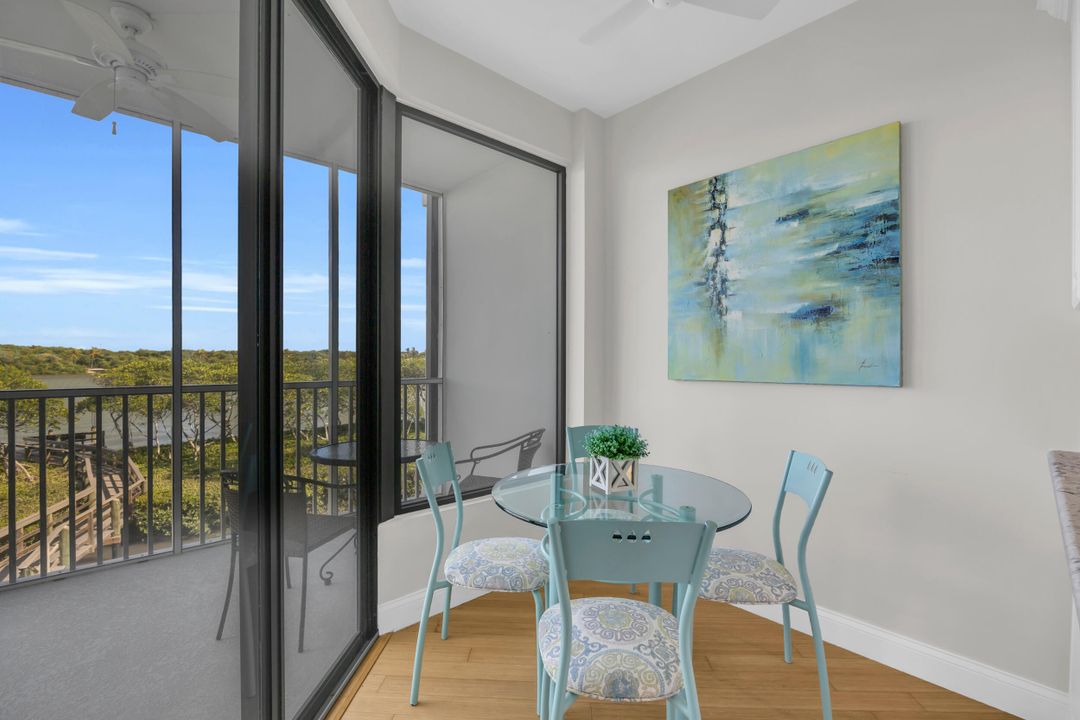 Под контрактом: $695,000 (2 спален, 2 ванн, 1463 Квадратных фут)