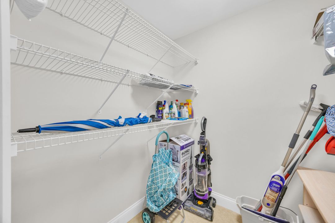 Под контрактом: $695,000 (2 спален, 2 ванн, 1463 Квадратных фут)